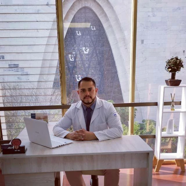 Dr. Orlando José Hernández Martínez urólogo especialista en cirugía de próstata